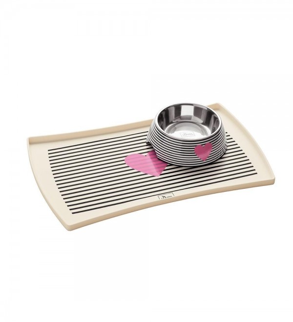 "Bandeja comederos Biri" translates to "Biri feeding tray" in English.