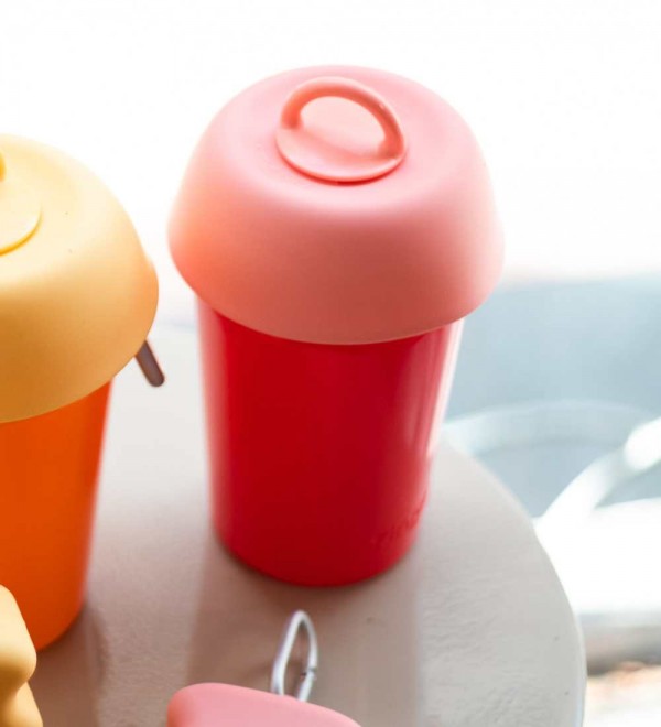 Bottle Flip Strawberry/Guava Drinker